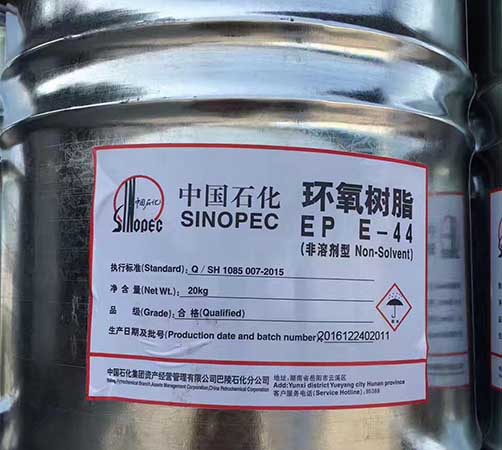 電力電容器滲油的原因1