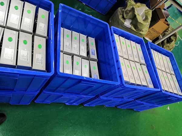 如何使用智能電容器來處理投切引起的沖擊電流？1
