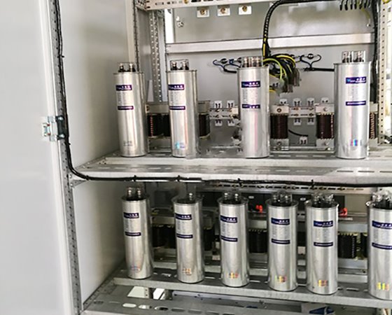 低壓電力電容器
