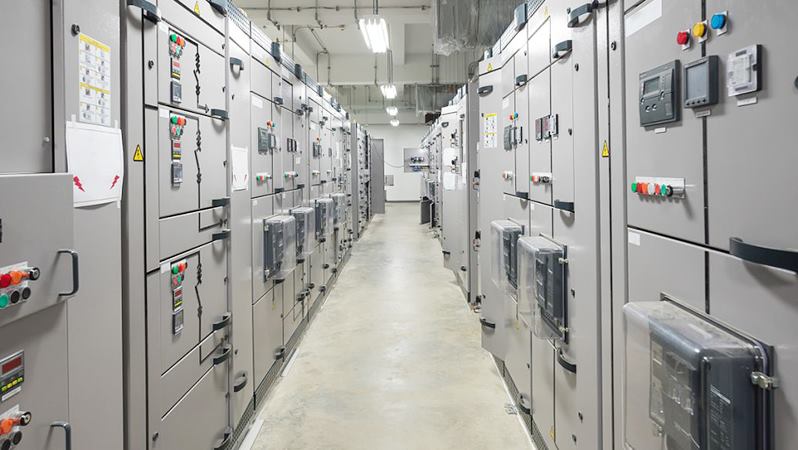 并聯(lián)電力電容器可以在配電室