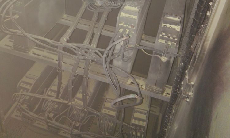 并聯(lián)電容器爆炸