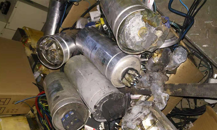 電網(wǎng)中電力電容器損壞