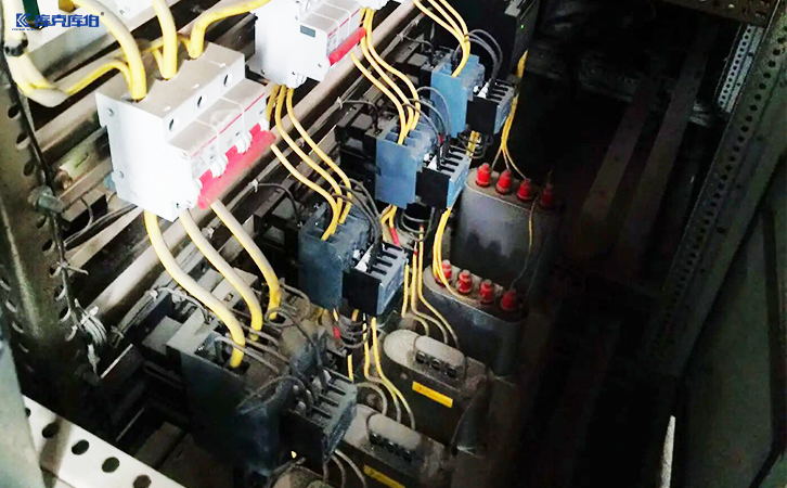 電力電容器